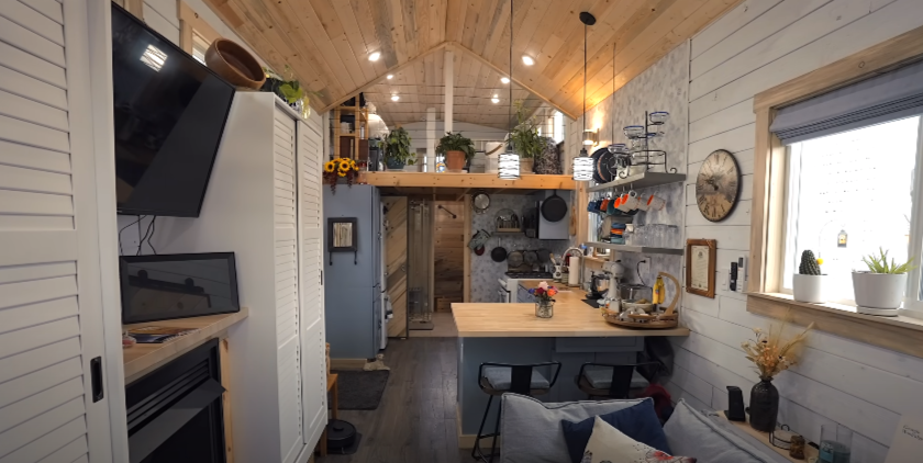 A Journey into Minimalism: Susan's Tiny Home Experience