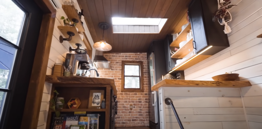 A Journey into Tiny Living: Taylor and Teddy’s Inspiring Story