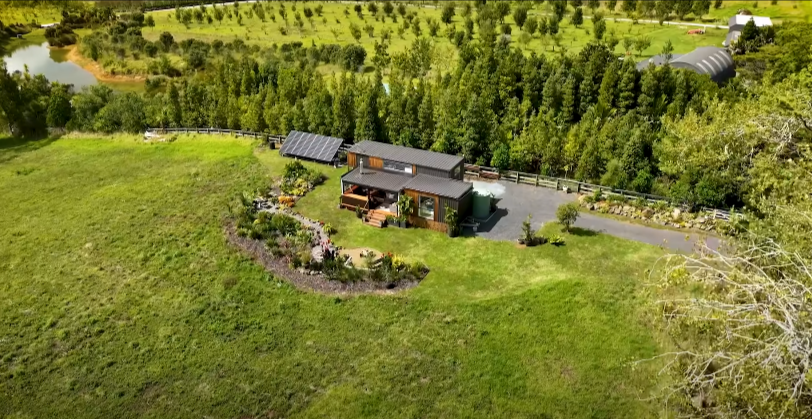 Downsizing and the Tiny House Movement: Sheila and N’s Journey to Simplified Living