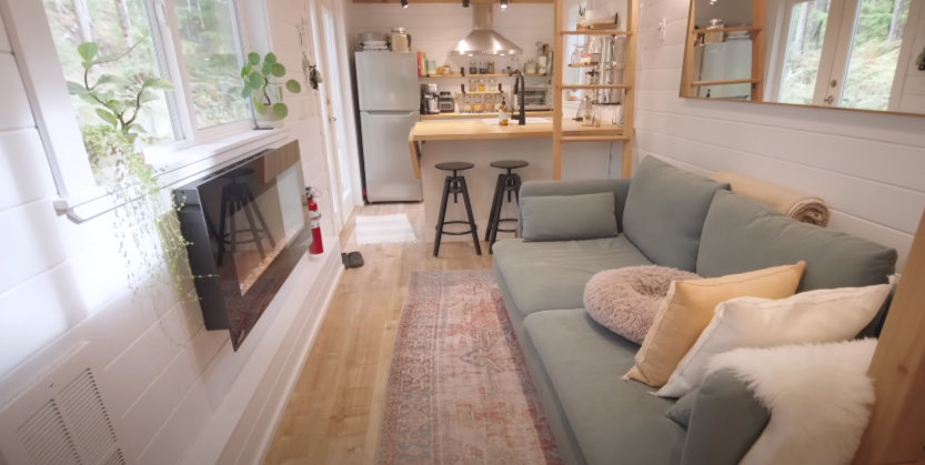 Living the Minimalist Dream: My Journey in a Tiny House