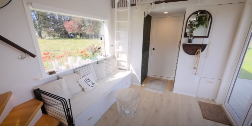 Building Dreams: The Story of Jono and Eva’s Exquisite Tiny Home