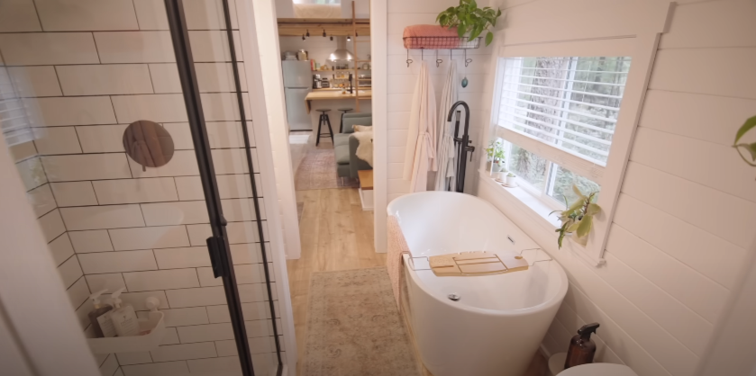 Living the Minimalist Dream: My Journey in a Tiny House