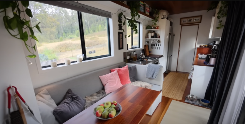 Living Off the Grid in a Tiny House: Anna’s Inspiring Journey